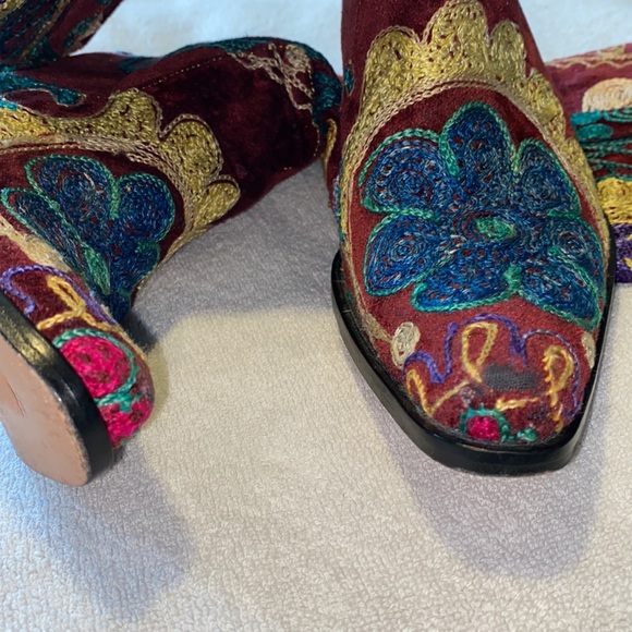 Velvet Rose embroidered velvet boots, 36, excellent condition.  No box - Picture 10 of 12